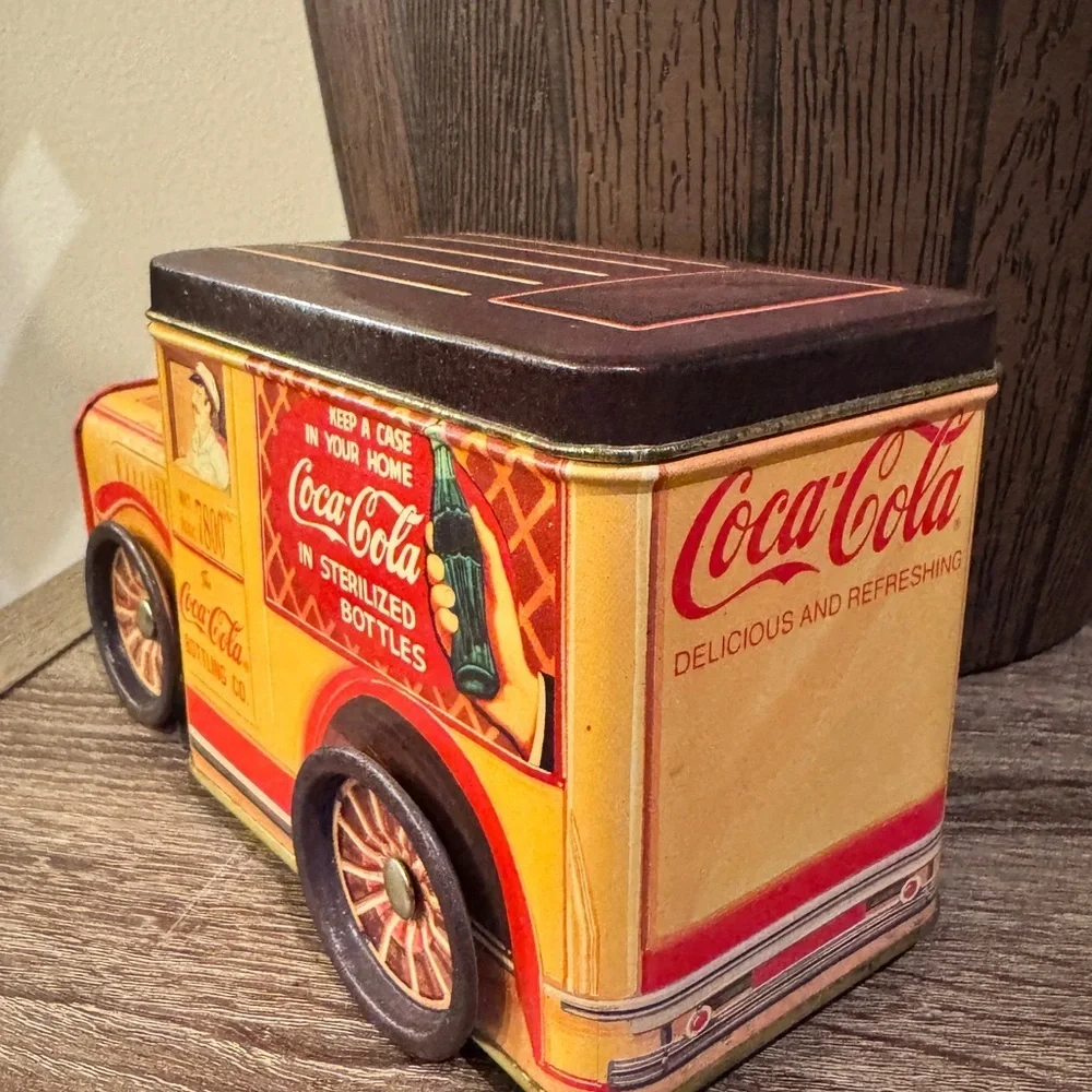 Vintage Coca Cola Vintage Truck - Picture 2 of 5